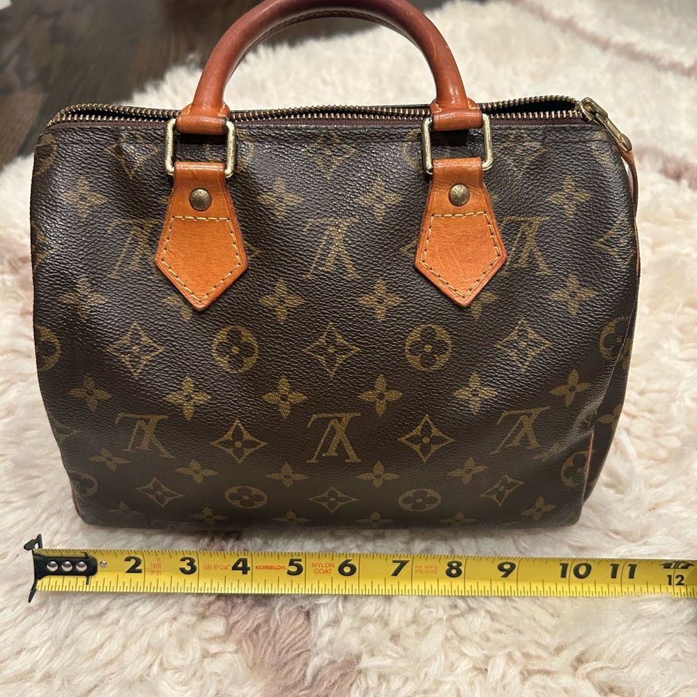 Louis Vuitton Speedy 25